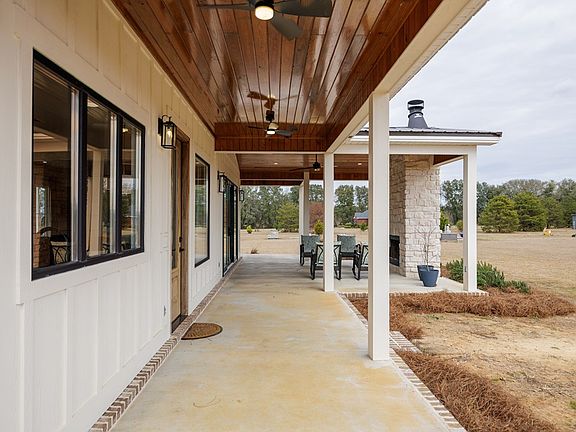 3rd image of 5546 State Highway 122 E