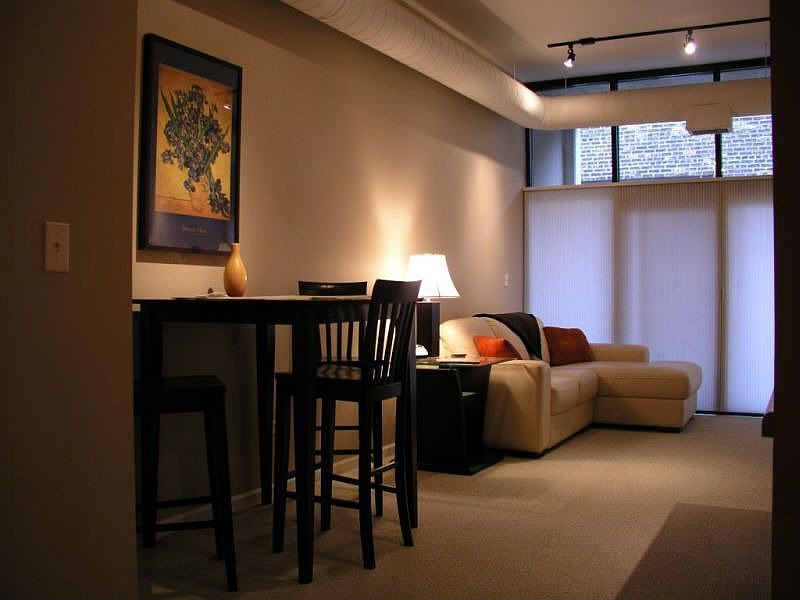Living Room/Dining Area