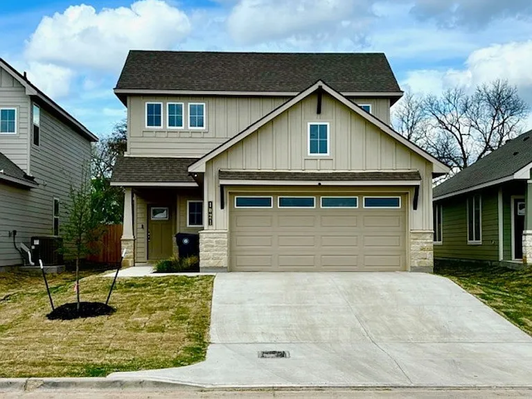 1021 Elise Ave — Photo 2