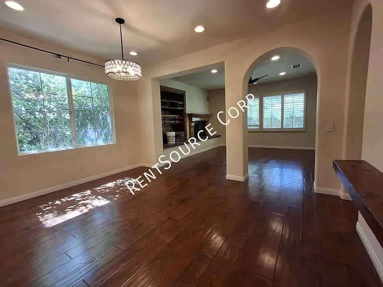24310 Las Palmas St — Photo 7