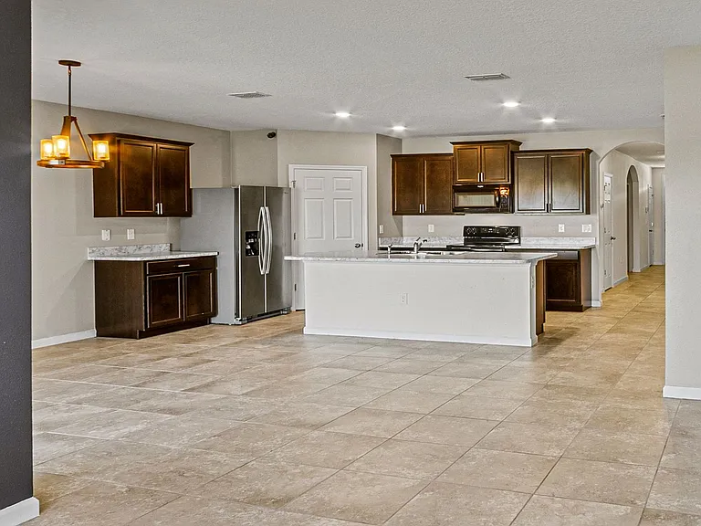 465 Sorrento Dr — Photo 13