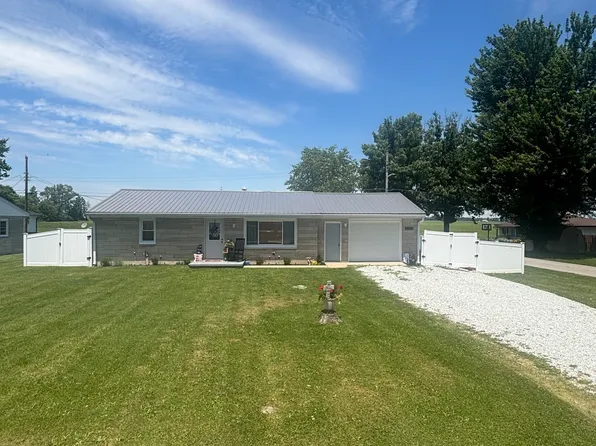 606 E Gatewood Dr, Westport, IN 47283