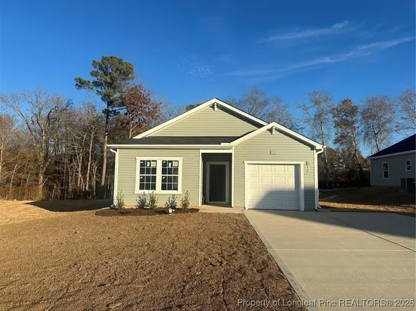 588 Wicklow Ln, Raeford, NC 28376