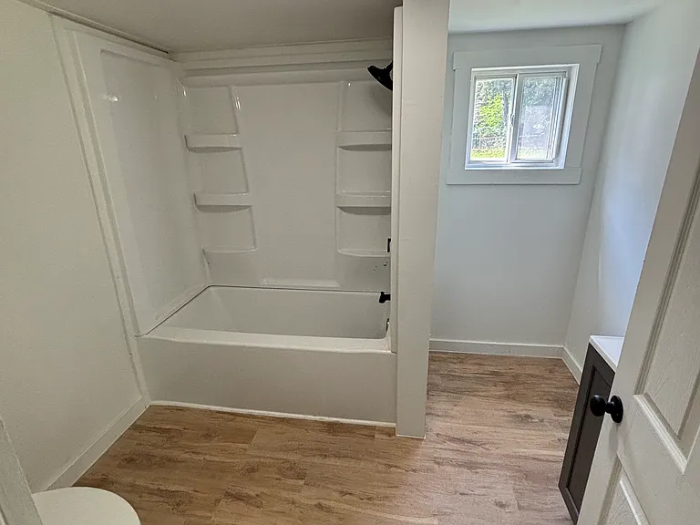 430 E Jameson Ave — Photo 6