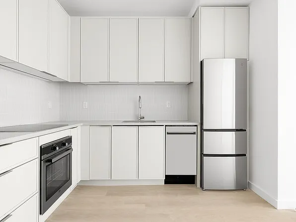 150 Lawrence Street image 4 of 31