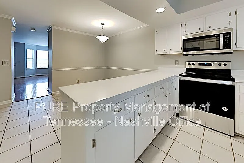 2 bed, 1.5 bath, 1200 sqft, $1,680 — Photo 3