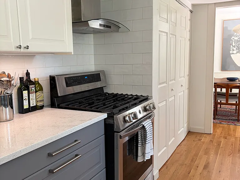 970 McIntire St — Photo 13