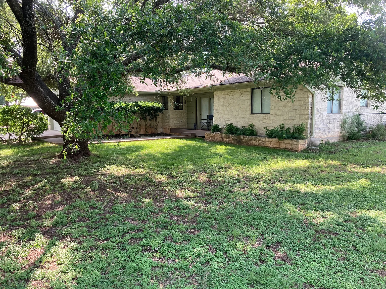3 bed, 1596 sqft, $2,100 — Photo 2