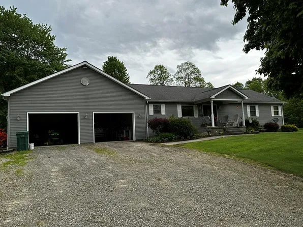 10716 County Line Rd, Greenville, PA 16125