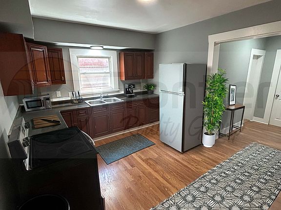4th image of 424 24th St #4