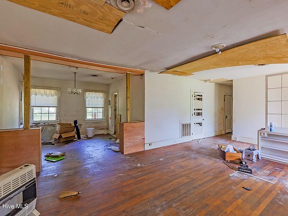 4th image of 221 E Main Street