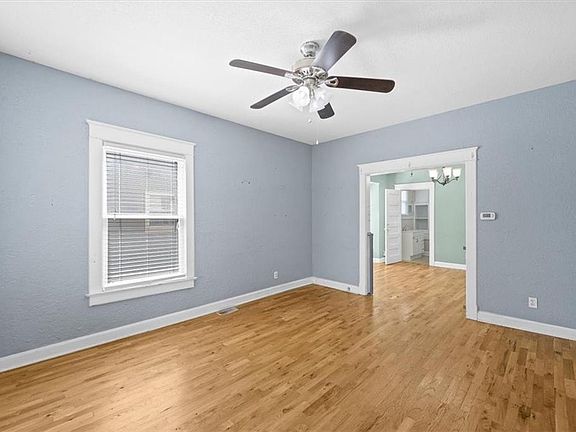 5th image of 4724 Delmar St
