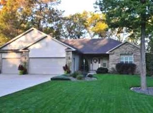 1955 Lepak Dr, Plover, WI 54467