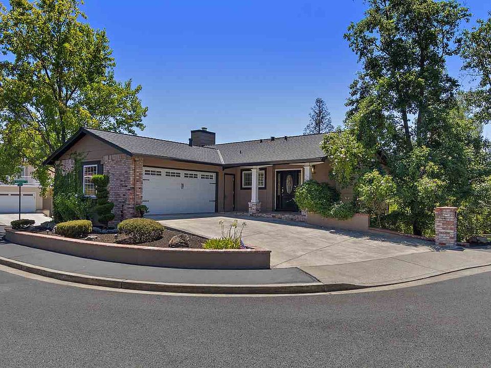 1st image of 50 Saint Claire Ct