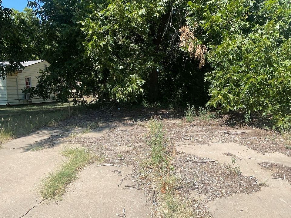 2nd image of 1410 W Elm Ave
