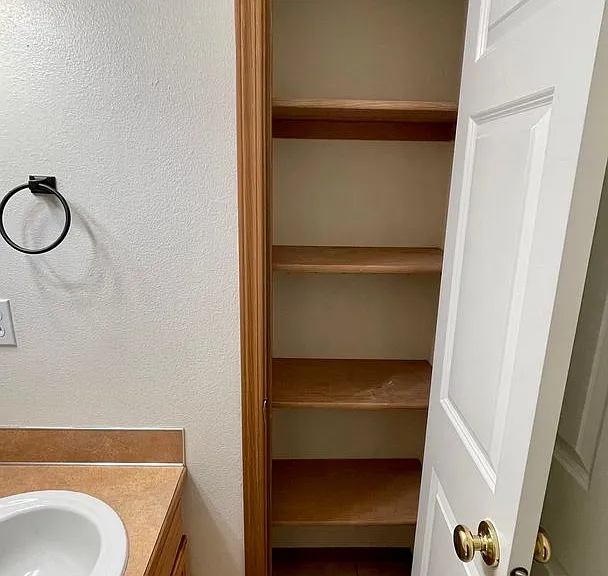 725-727 Crystal Springs Rd NW — Photo 14