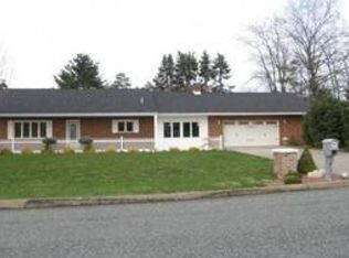 4001 Robert Rd, Emmaus, PA 18049