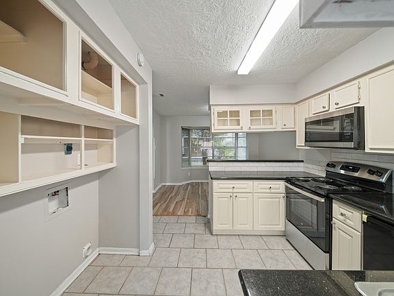 4th image of 13464 Castilian Dr #2