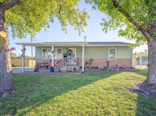 1617 Beach St, Salina, KS 67401