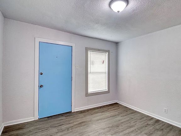 2nd image of 1002 23rd St #3