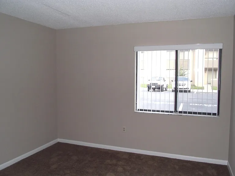 5293 Vineland Rd — Photo 14