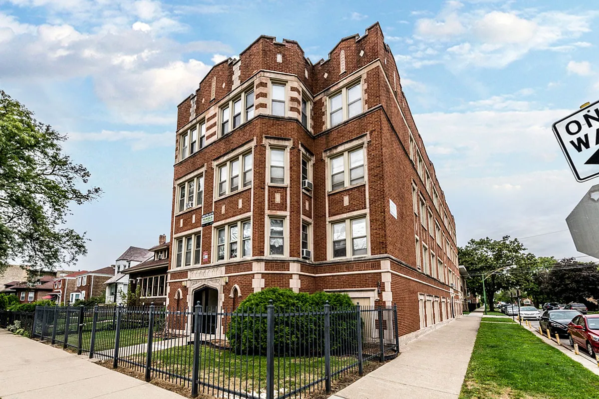 Building Photo - 9000 S Bishop