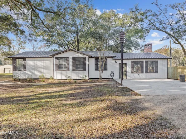 1033 Lou Gauthier Rd, Saint Martinville, LA 70582