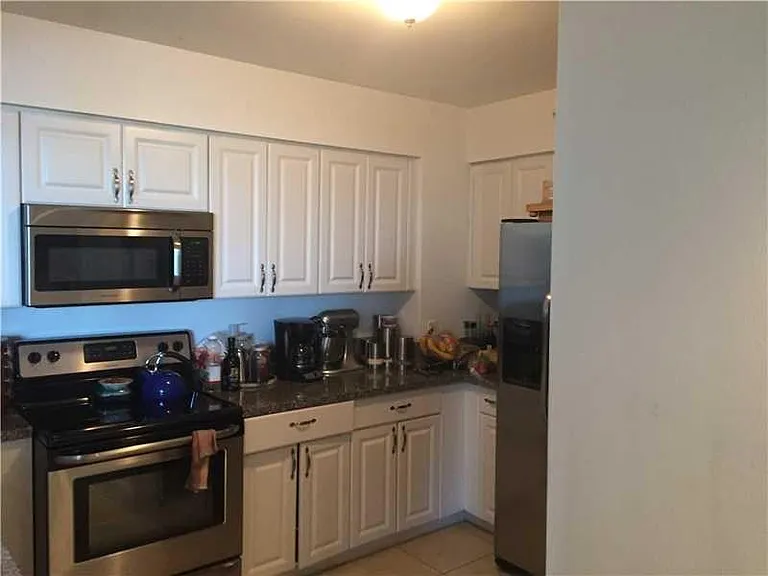 1155 Brickell Bay Dr — Photo 5