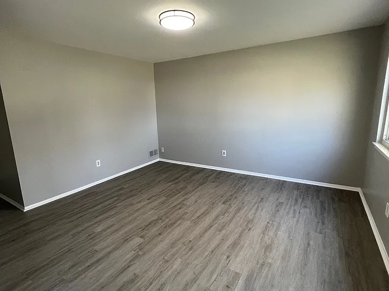 20836 Woodward St — Photo 3