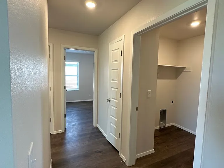 1011 W Fargo Rd — Photo 6