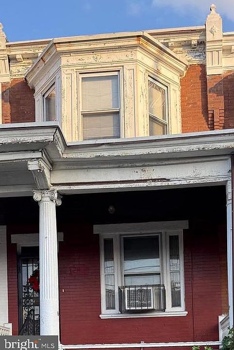 1st image of 5426 Whitby Ave