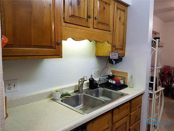 4th image of 5533 Cresthaven Ln APT 3