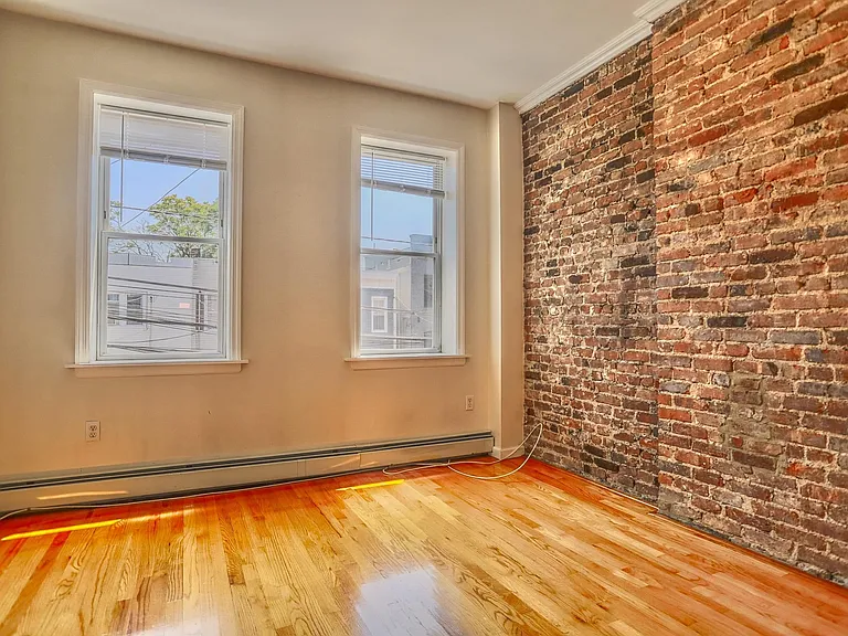 273 Webster Ave #3 — Photo 6