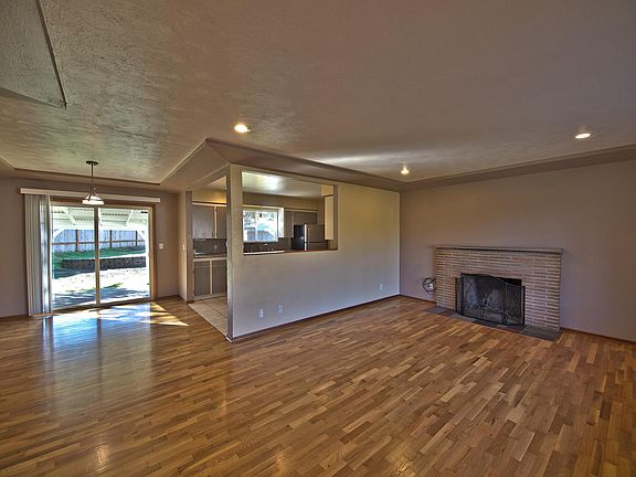 2nd image of 9602 Kenwood Dr SW