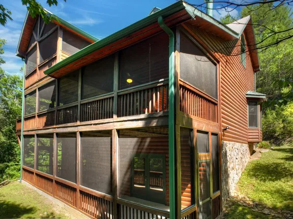 260 Down Under Rd, Blue Ridge, GA 30513