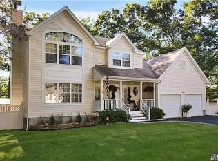 50 Sharon Dr, Coram, NY 11727