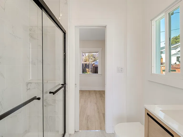 125 Broadway St — Photo 6
