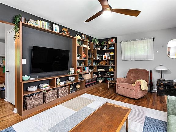 5th image of 119 Azalea Cir