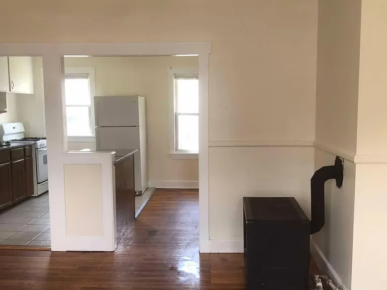 118 Seabury St Unit 2N Fall River Centrally Located 3 Bed/1 Bath — Photo 14