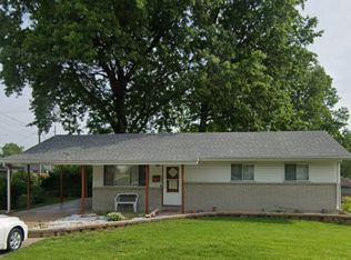 907 Riderwood Dr, Hazelwood, MO 63042