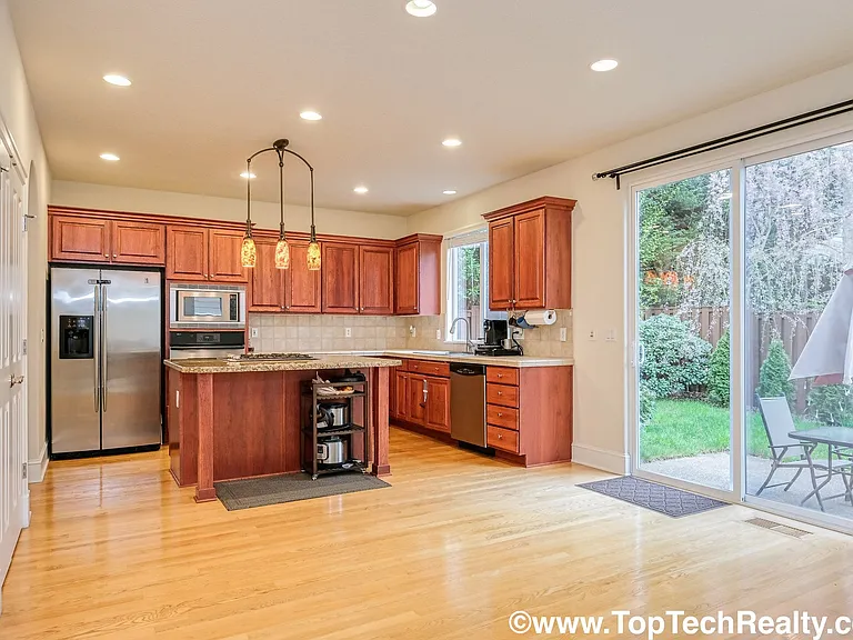 12852 NW Bayonne Ln — Photo 7