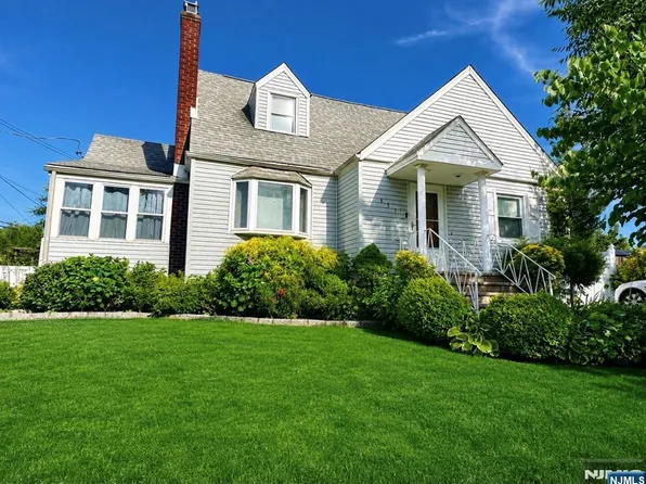 453 Glenwood Ave, Teaneck, NJ 07666
