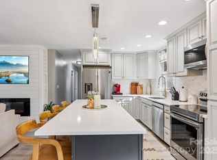 199 Davis Cove Rd, Waynesville, NC 28786