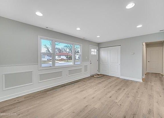 4th image of 7337 Carolina Ave