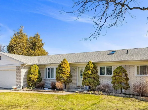 811 S Lakeshore Rd, Port Sanilac, MI 48469