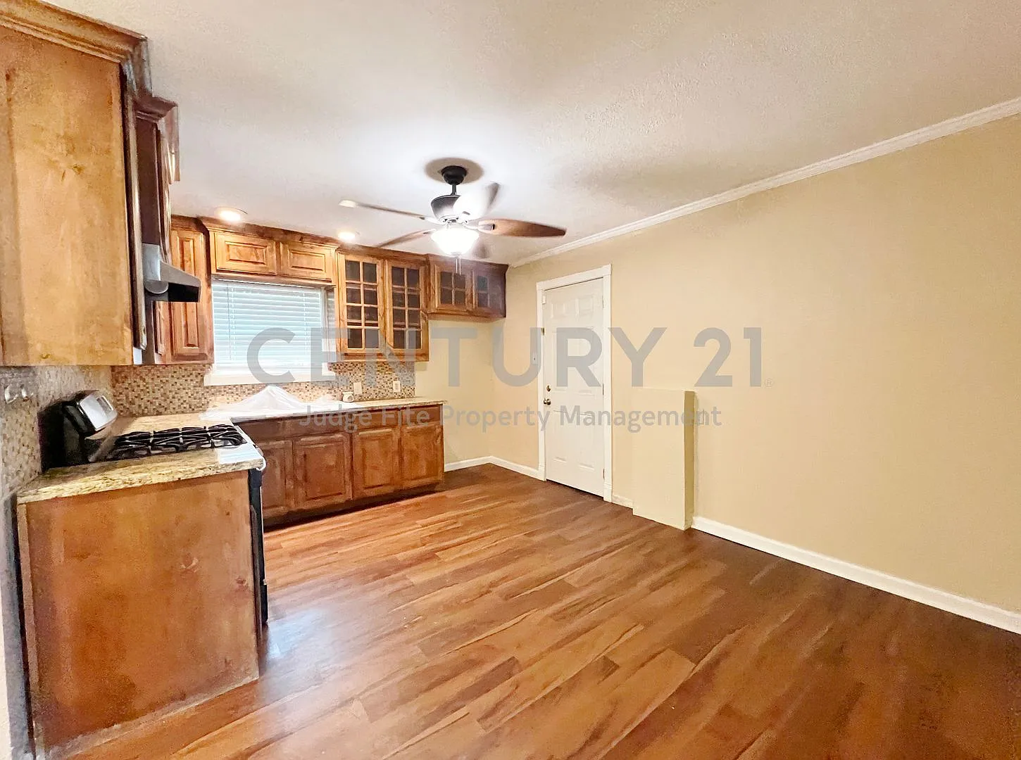 Recently Updated 3/1 in Fort Worth Ready for Move-In! — Photo 4