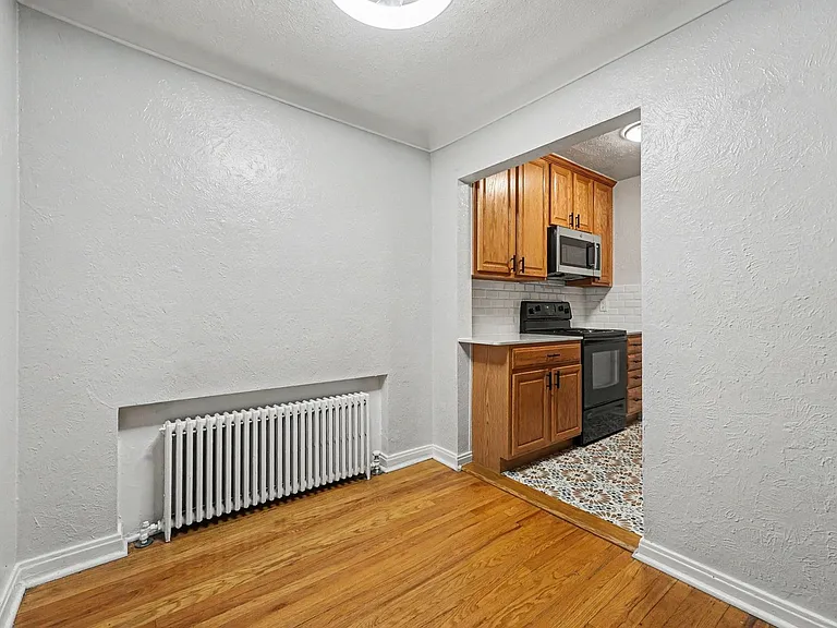733 E 2nd Ave #105 — Photo 19
