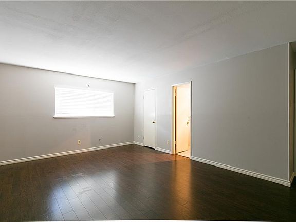 5th image of 1436 Waterton Dr
