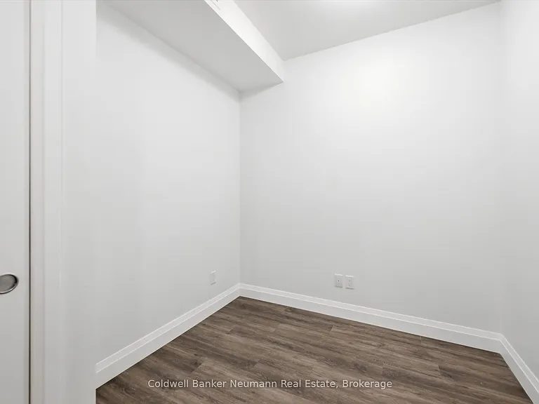 30 Hamilton St S #601 — Photo 7