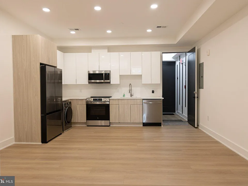 1440 Harvard St NW #6
